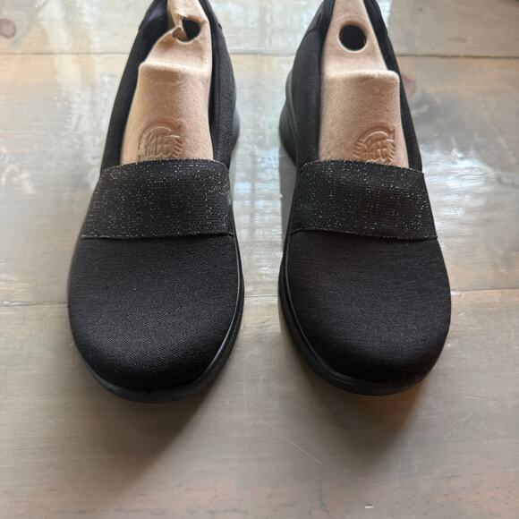 BZees Black Gracie Slip On Flats Sz 6.5 NIB - Picture 10 of 15
